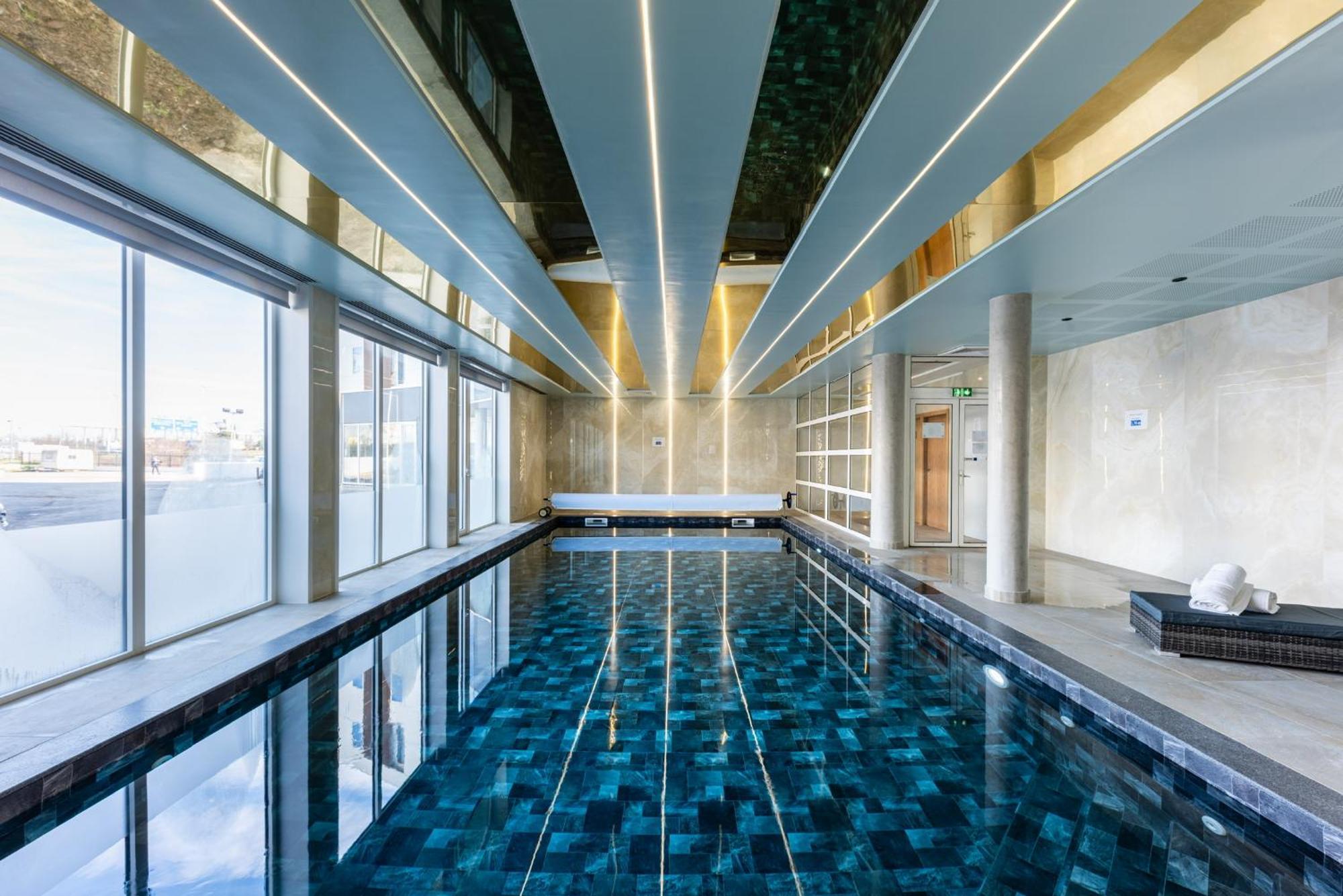 Brit Hotel Privilege Paris Росны-Соус-Боис Экстерьер фото