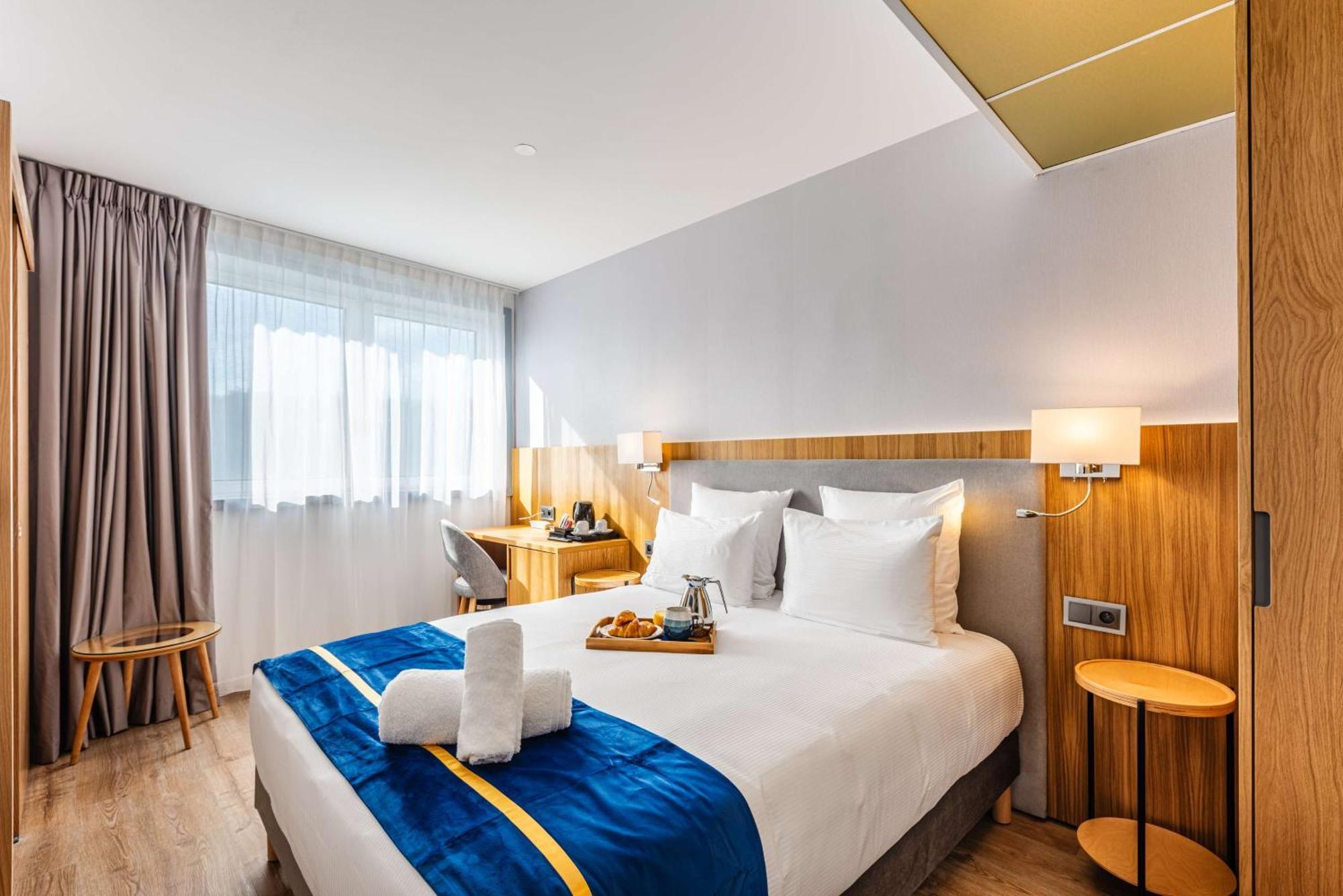Brit Hotel Privilege Paris Росны-Соус-Боис Экстерьер фото