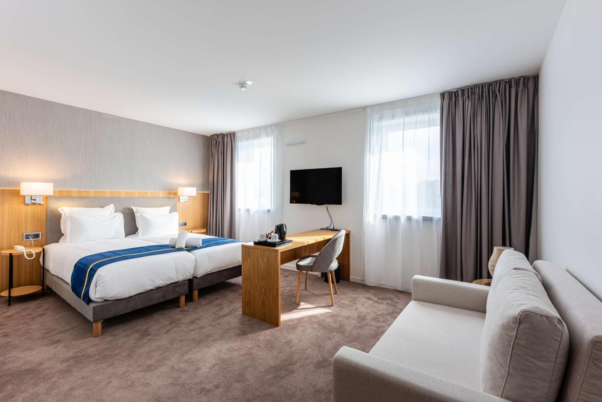Brit Hotel Privilege Paris Росны-Соус-Боис Экстерьер фото